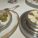 アピシウス - アンチョビ入りオリーブ＆カルピスバター