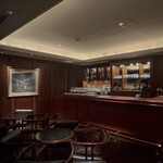 アピシウス - サロン（ウェイティングバー）