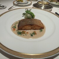 アピシウス - 桜鱒のムニエル　香草とイクラ白ワインバターソース