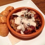 ピソラ - 若鶏のｽﾊﾟｲｼｿﾃｰ4酒のﾁｰｽﾞｿｰｽ、ｶｯﾄﾊﾞｹｯﾄ添え