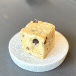 プレゼンテ スギ - 立方体 ラムレーズン