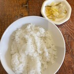 鎗屋町 つぶらや - ご飯少なめ、お漬物おかわりしました〜