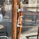 鎗屋町 つぶらや - 引き戸の持ち手に注目〜