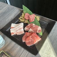 近江うし焼肉 にくTATSU 日本橋室町店 - 