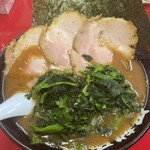 ラーメン 伊勢原家 - チャーシューメン＋ほうれん草＋のり