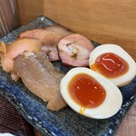 麺々 結び - 吊るし焼きチャーシューが美味すぎる