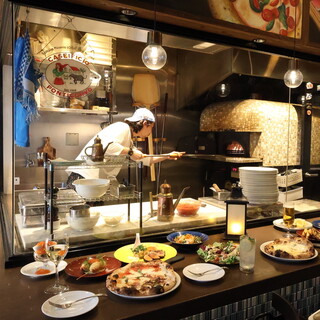 オーダーが入ると1枚1枚丁寧に焼き上げます♪