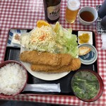 漁師の海鮮丼 - 鮪フライ　1600円
