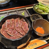 炭火和牛焼肉もうもう亭 広小路店 - 