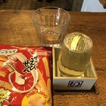 麹町いづみや しろ - カルビーかっぱえびせん ・蓬莱 THE FIRST TAKE 無加圧 純米大吟醸無ろ過生原酒