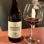 中華寝台 - グラッソ・フラテッリのバルバレスコ。
      ネッビオーロは大好きなので、２杯いただきました(^^)