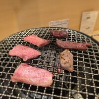 牛刺しと焼肉 仔虎 クリスロード店 - 