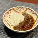 中華寝台 - 赤ワインが効いているビーフカレー。
      これまで大好きだったチキンカレーにも負けず劣らず美味しい！