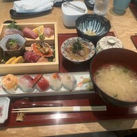 対馬のどぐろとイカ活き造り 博多 魚蔵 都ホテル店 - 