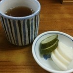 うなぎ 丸富 - うな丼にはお新香が付きます