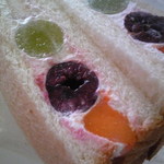 フルーツサンド￥５１８
          