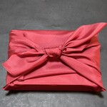 山﨑 - 風呂敷で包まれて送られてきました。