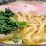 ラーメン 杉田家 - ラーメン並(近景)