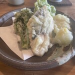 基別邸 古楽庵 - 春魚と春野菜の天ぷら