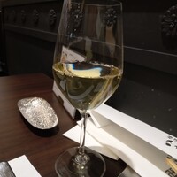 割烹蒲焼 横浜八十八 NEWoMan横浜店 - グラス白ワイン