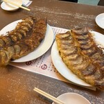 ギョウザとやきとりの又兵衛 - 最初は４人前からよ…さっくり無くなるぜ (^◇^;)