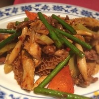 横浜中華街 重慶飯店 本館 - サービスランチの牛肉とハチノスの辛味炒め