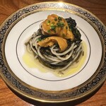 トムクリオーザ - カッペリーニ　岩海苔ソース　蝦夷馬糞雲丹