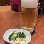 洋風居酒屋 民酒党 - 生ビール中（680円）とお通し