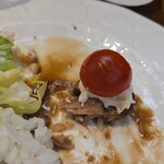 キッチン ブルー グローブ - 最期のテリーヌには、ポテサラ、トマトを添えて