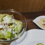 キッチン ブルー グローブ - サラダ、お新香のアップ