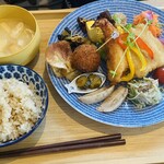 ごはんや はっち - 料理写真: