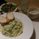 GreenButter - ランチセット920円。バターらしく味は可もなく不可もなく、値段は高い。席間はバター系列で1番広いかも