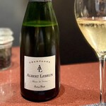 中華寝台 - いつものオープニング。