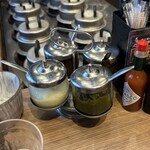 肉と米 ハジメ 戸越銀座店 - 4種類のソース