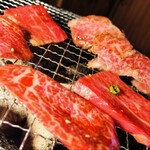 炭火焼肉 ホルモン にく式 - 