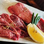 炭火焼肉 ホルモン にく式 - 