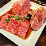 炭火焼肉 ホルモン にく式 - 