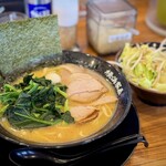 横浜家系ラーメン 有楽家 - 料理写真: