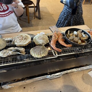 まるはまま 海鮮浜焼き食べ放題 まるはま (@maruhama_official) • Instagram