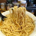 ラーメン 裏二郎 日吉本店 - 小ラーメン950円（野菜900グラム、アブラ普通）