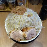 ラーメン 裏二郎 - 小ラーメン950円（野菜900グラム、アブラ普通）