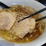 ラーメン 裏二郎 - 小ラーメン950円（野菜900グラム、アブラ普通）