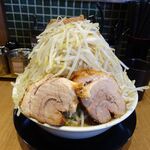 ラーメン 裏二郎 日吉本店 - 小ラーメン950円（野菜900グラム、アブラ普通）