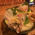 魁本店 - 刺身盛り合わせ中(2200円)