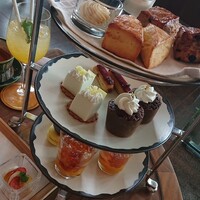 ザ タヴァン グリル＆ラウンジ - 