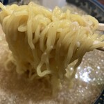 ラーメン大吉 - 塩とんこつラーメン麺アップ
