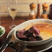 カルネジーオ イースト - 