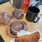 ベッカライ アロ - 料理写真:朝から美味しいパン