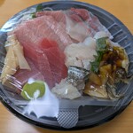 マルハチ - 海鮮丼（700円税込み）