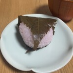 丹波屋 - 料理写真:桜餅　¥180
